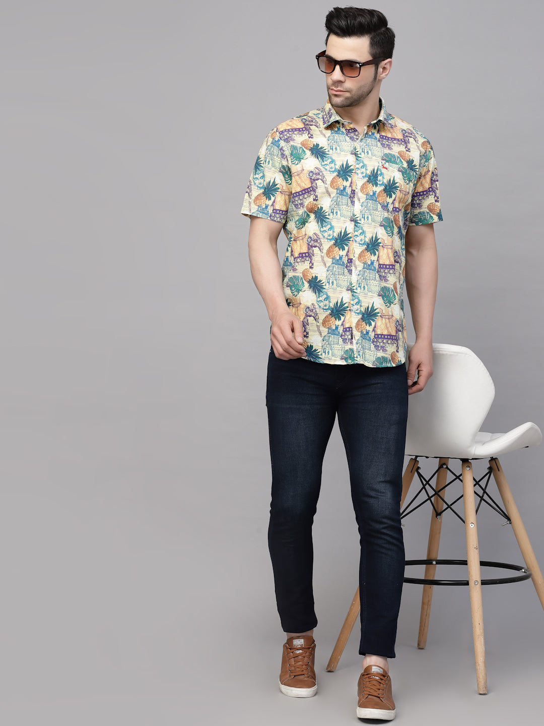 Valbone Men’s Digital Print Green Regular Fit Casual Shirt Half Sleeves