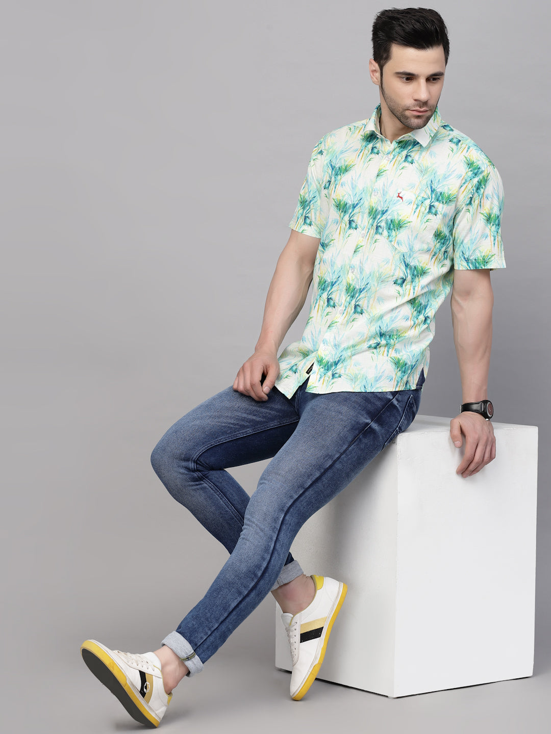 Valbone Men’s Green Digital Leafs Printed Regular Fit Casual Shirt Half Sleeves