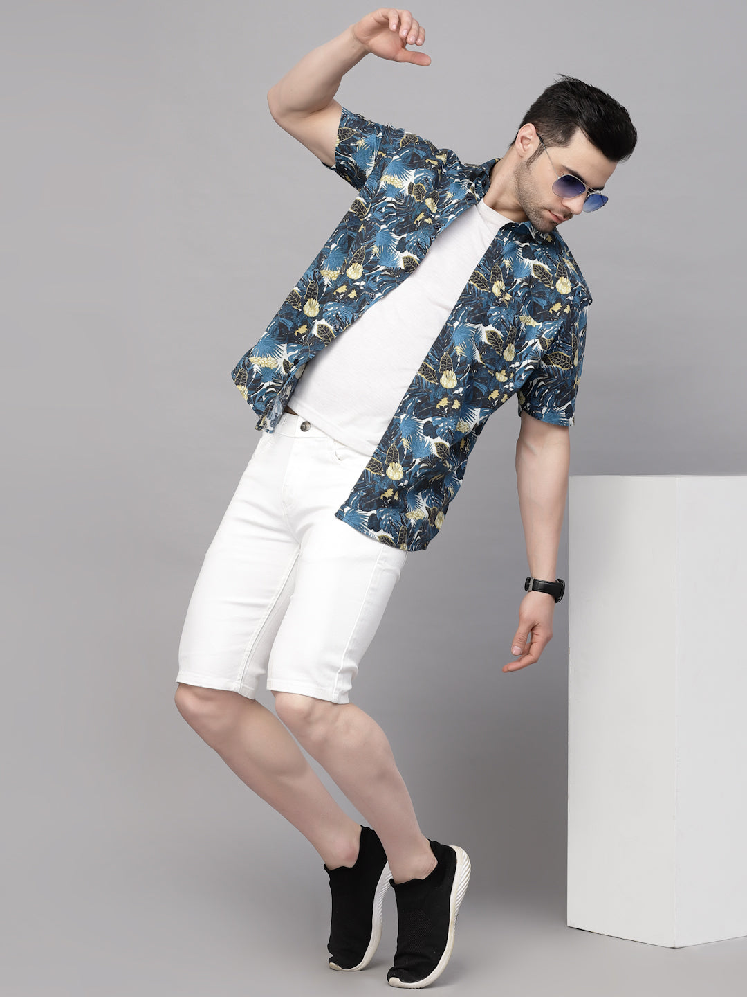 Valbone Men’s Floral Blue Digital Print Regular Fit Casual Shirt Half Sleeves