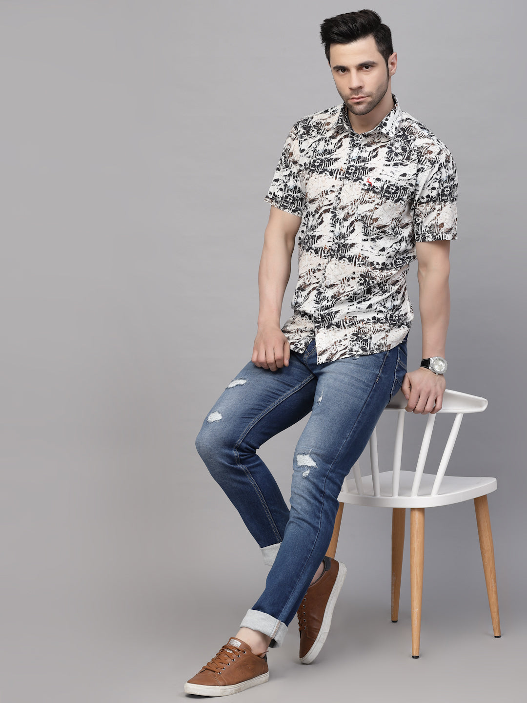 Valbone Men’s Black Digital Print Regular Fit Casual Shirt Half Sleeves