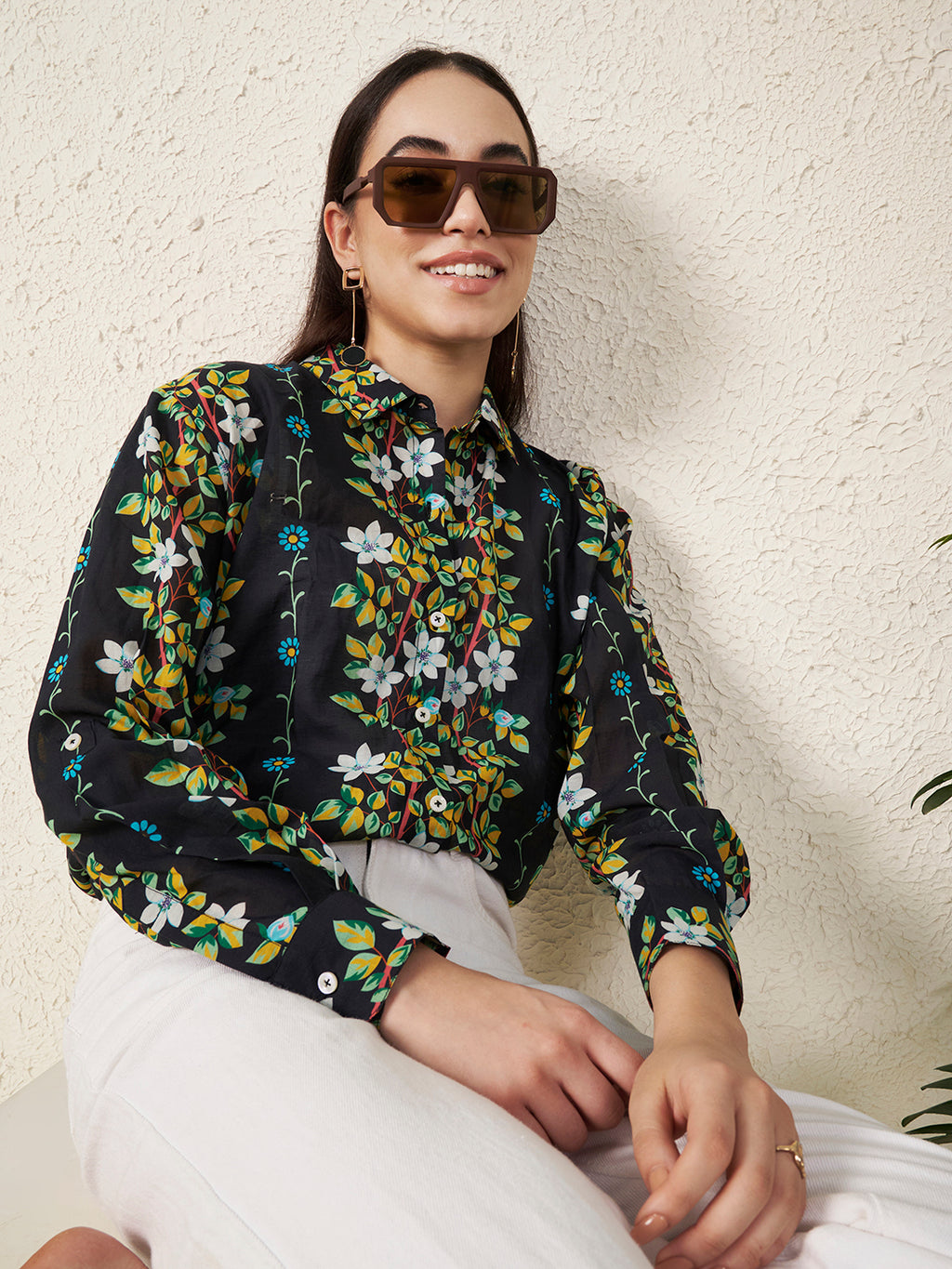 Women’s Black Floral Vine Print Shirt