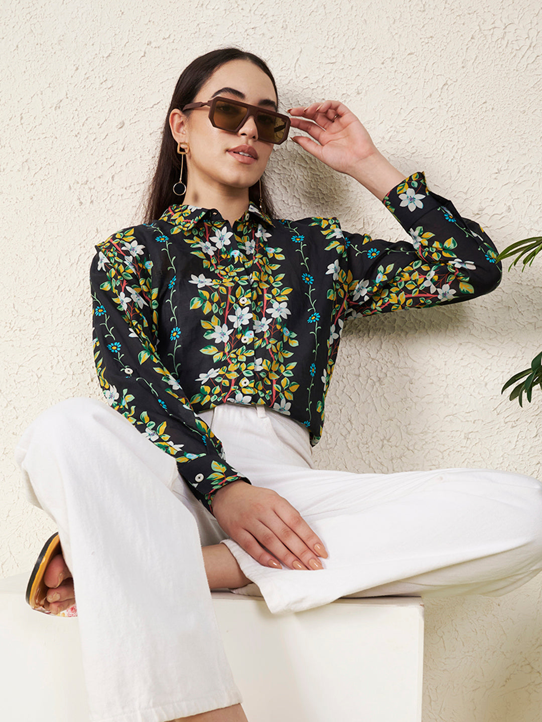 Women’s Black Floral Vine Print Shirt