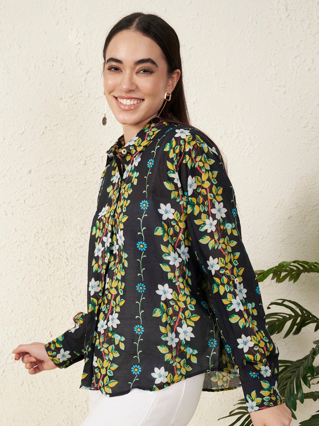 Women’s Black Floral Vine Print Shirt