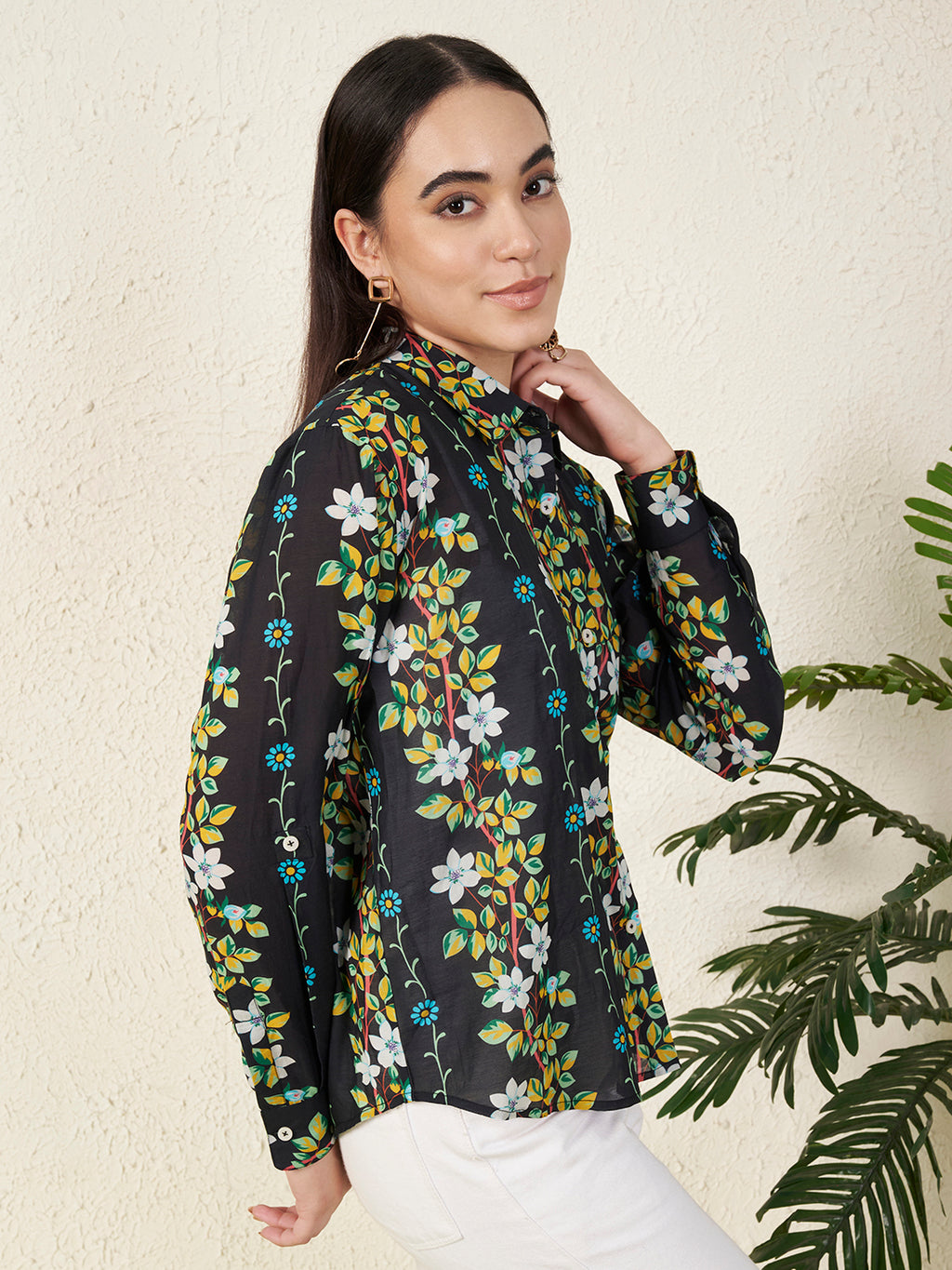 Women’s Black Floral Vine Print Shirt