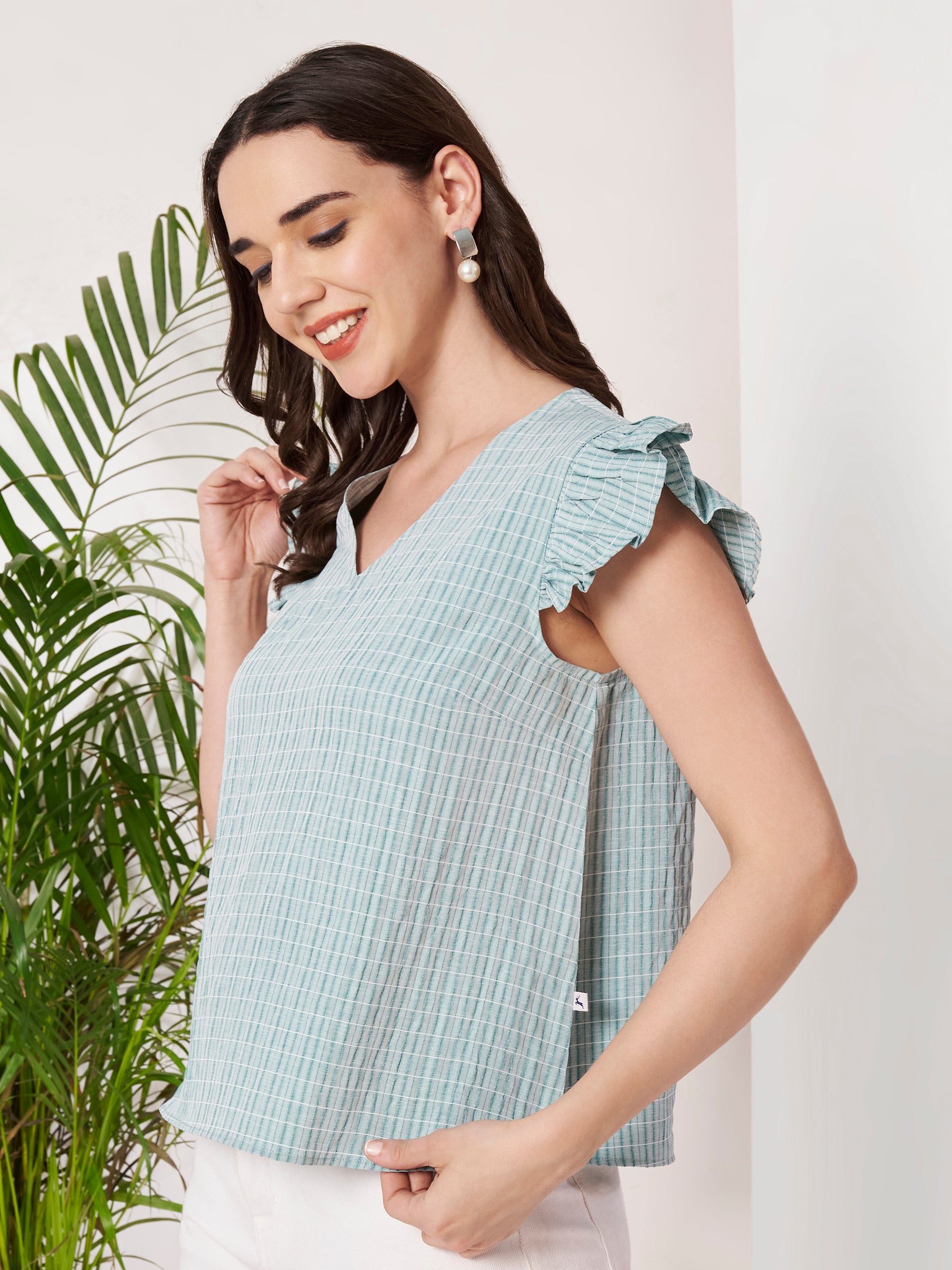 Women's Textured Ruffle Sleeve V-Neck Top